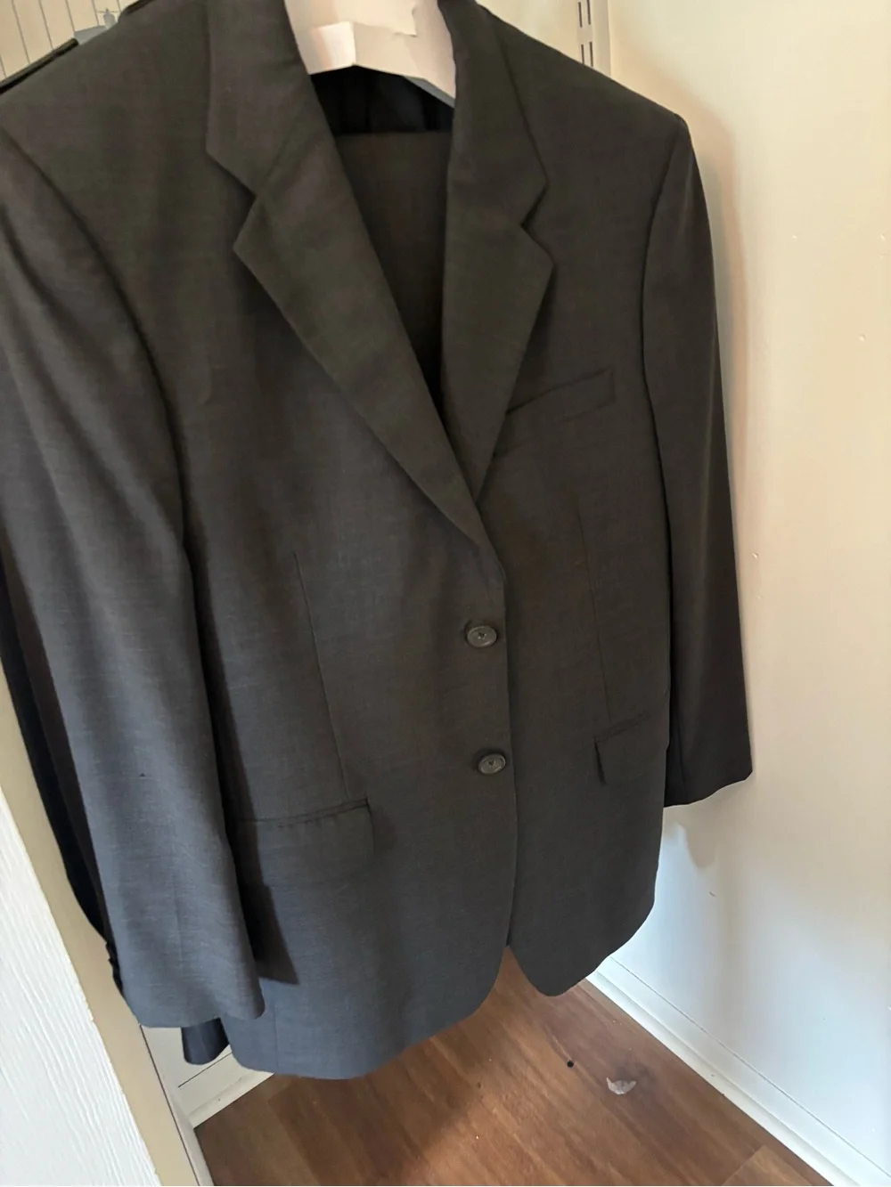 Banana Republic Men's Charcoal Gray Woolen Suit